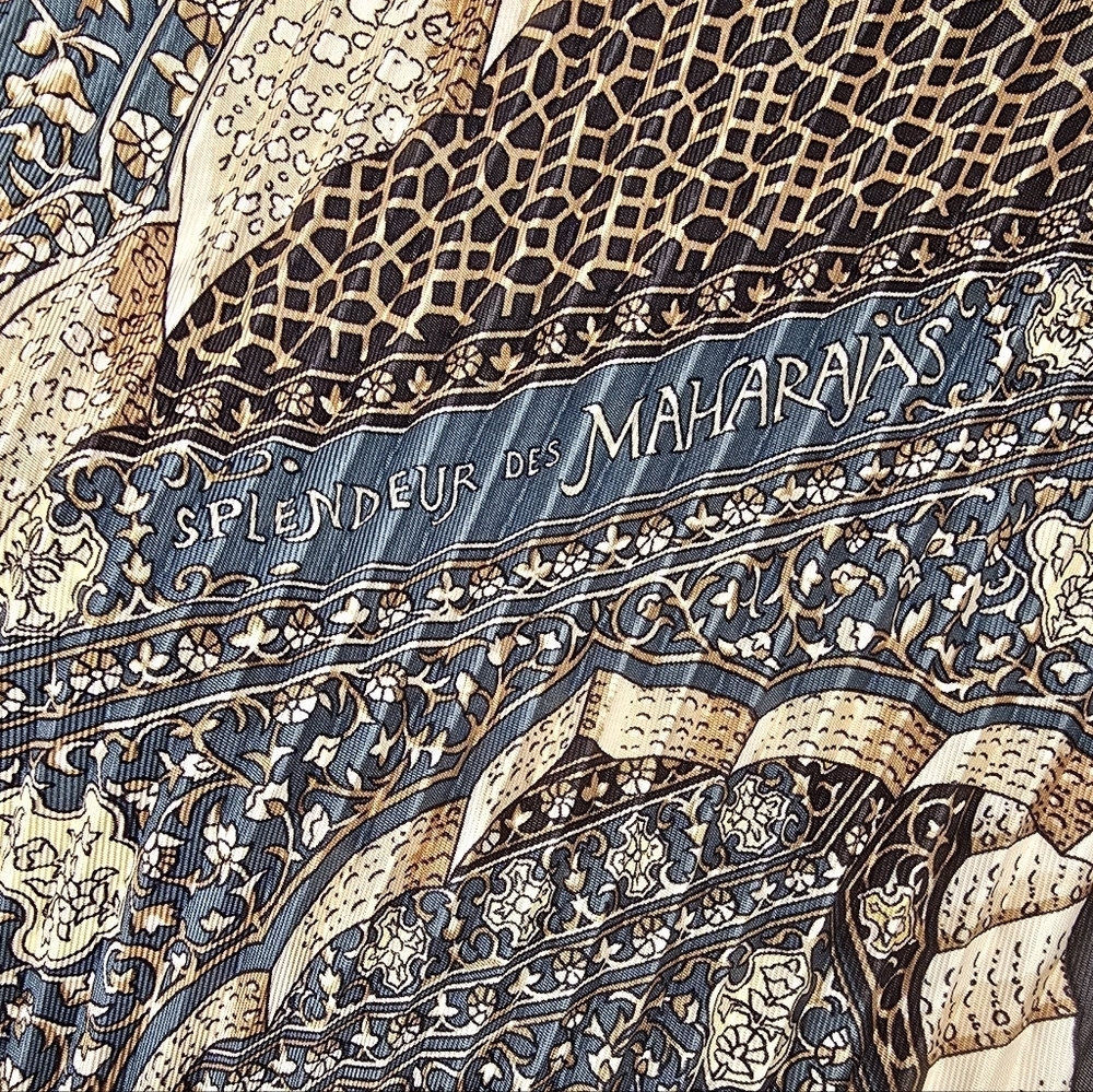 Hermes Vintage Rare Collectible Splendeur des Maharajas Pleated Scarf - Picture 6 of 9